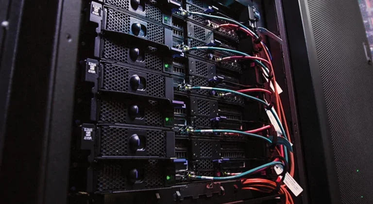 liquid cooling page images_02 Why Liquid Cooling.jpg Escalabilidad data center