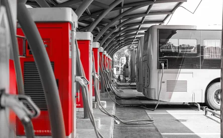 NVENT-IMG-H87983-ElectricaltransportantionBWR-EN-2201.2.jpg Recarga de vehículos eléctricos