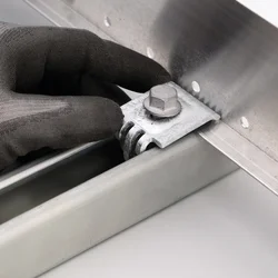 PH42937.png nVent Caddy Ladder Tray Clip, LTC