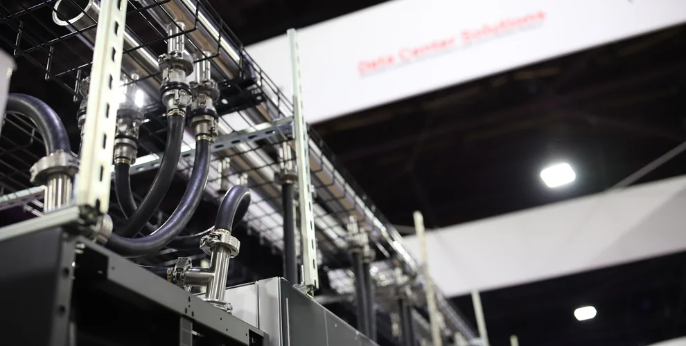 Entretien et maintenance pour l'infrastructure des datacenters à refroidissement liquide haute densité